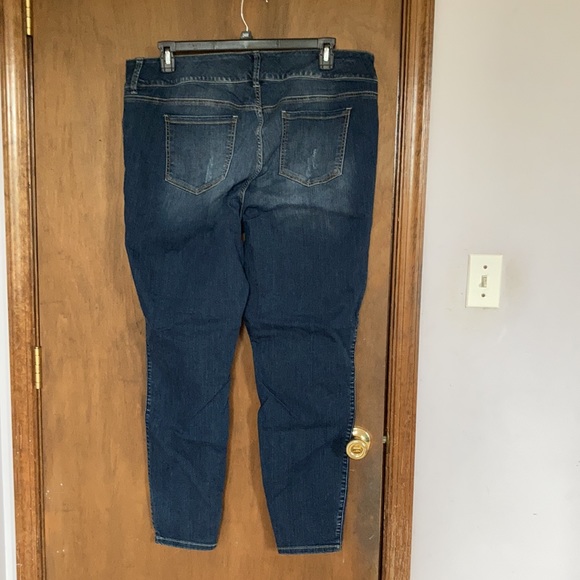 Torrid distressed jegging 22T - Picture 8 of 15
